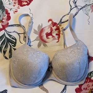 Victoria's Secret, 34DD, White bra